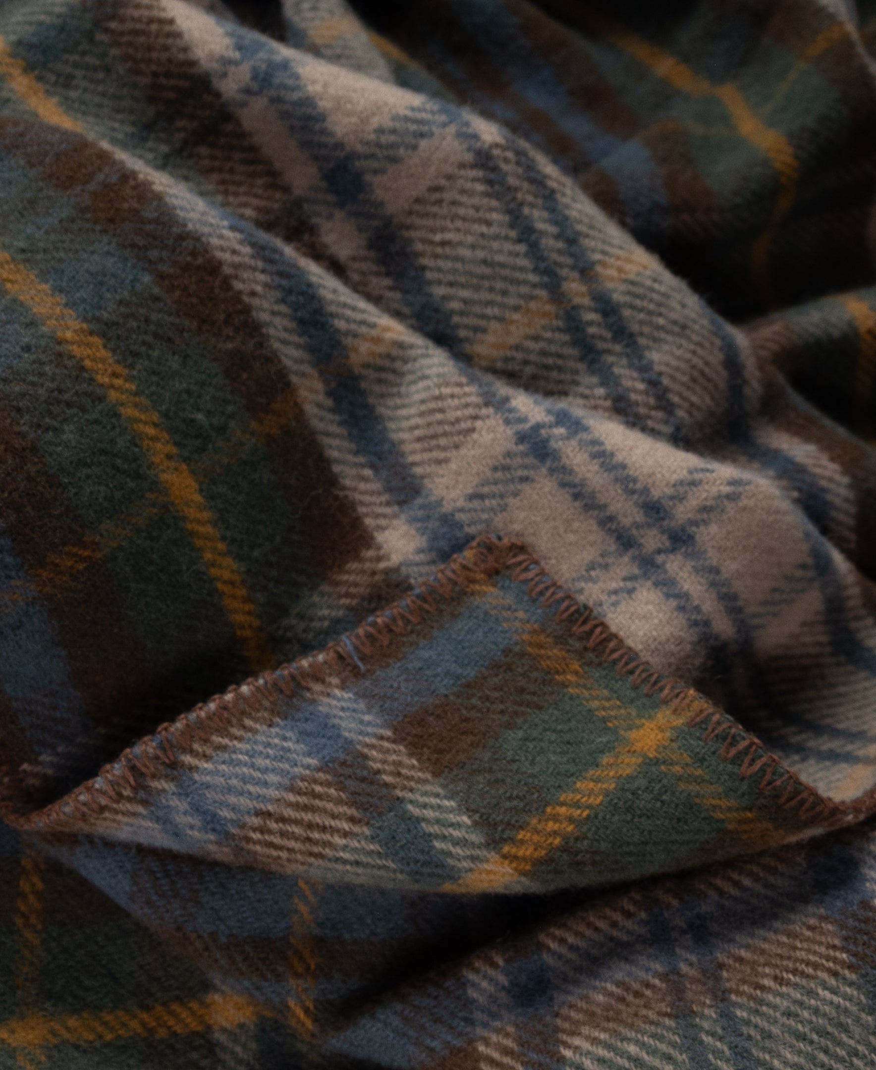 Highland Tweeds BIG Throw ~ Antique Dress Gordon ~-Throws and Blankets-[bar code]-Prince of Scots
