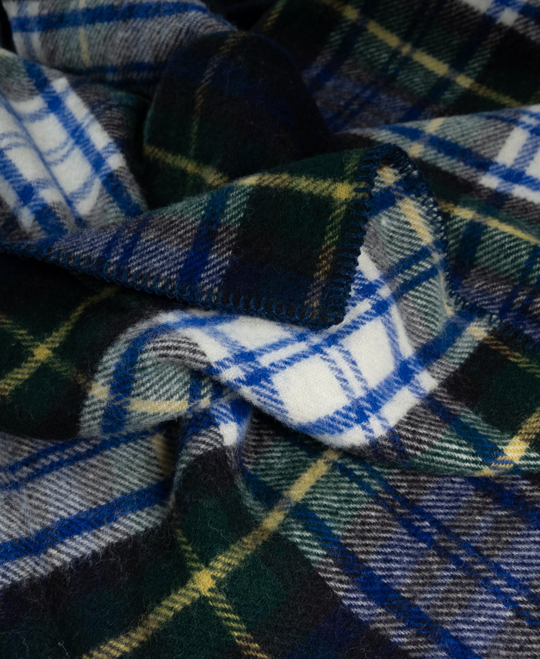 Highland Tweeds BIG Throw ~ Dress Gordon ~-Throws and Blankets-[bar code]-Prince of Scots