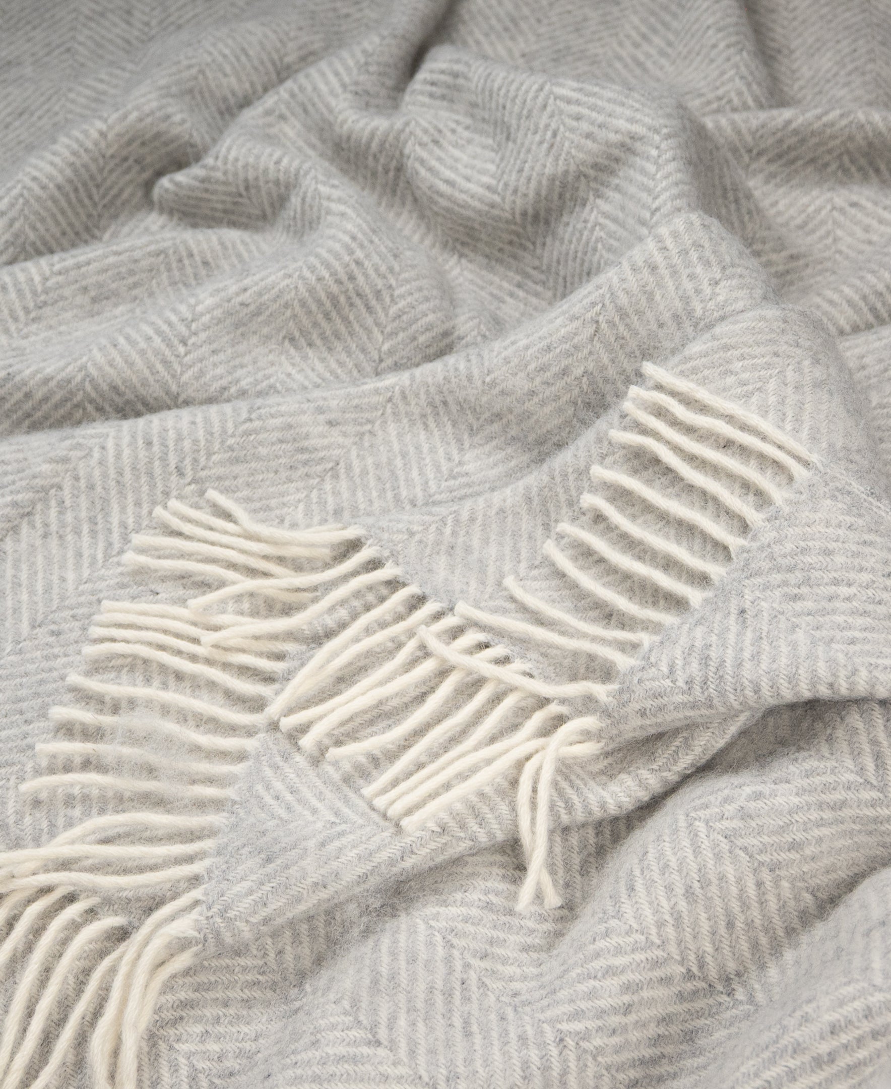 Highland Tweeds Herringbone Pure New Wool Throw Silver