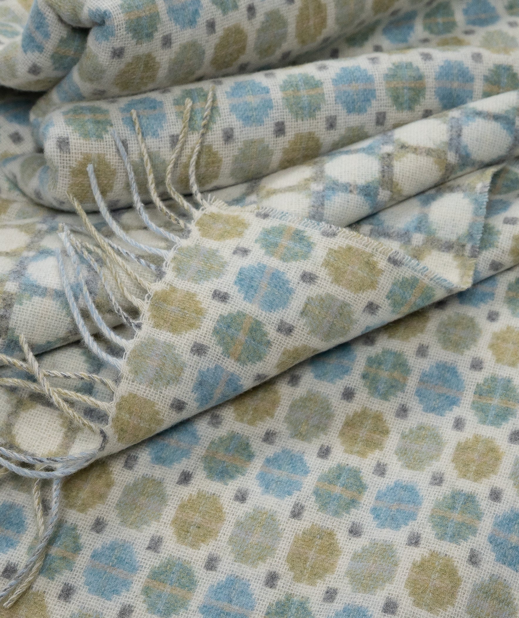Southampton Home Merino Wool Medallion (Sky)-Throws and Blankets-[bar code]-Prince of Scots