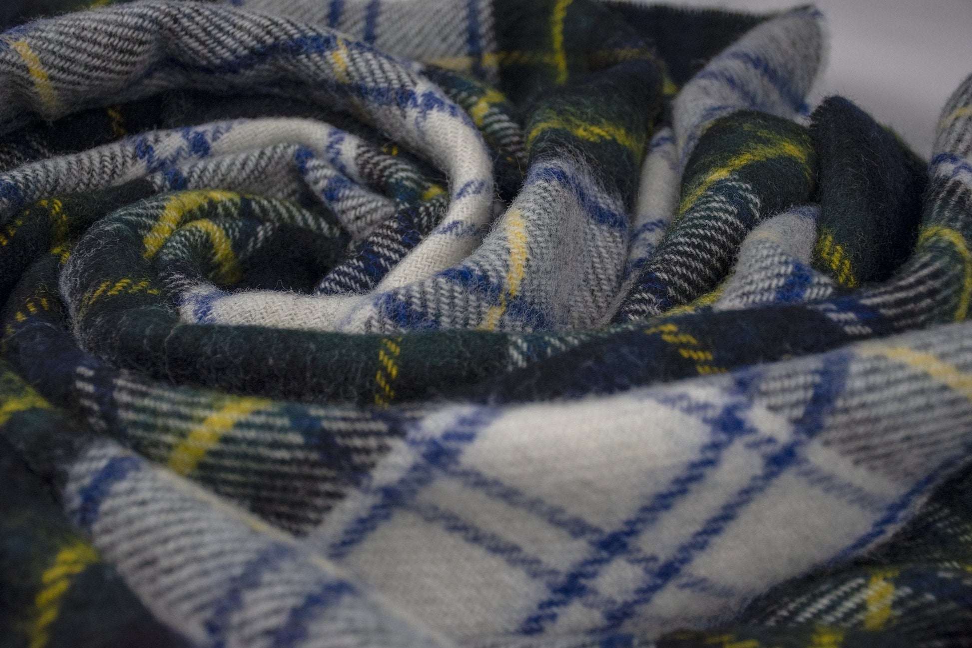 Prince of Scots Highland Tweed Pure New Wool Throw (Dress Gordon)-Throws and Blankets-Prince of Scots-810032752088-J4050028-14-Prince of Scots